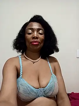 SEXYMOANSXX online show from November 5, 8:25 pm