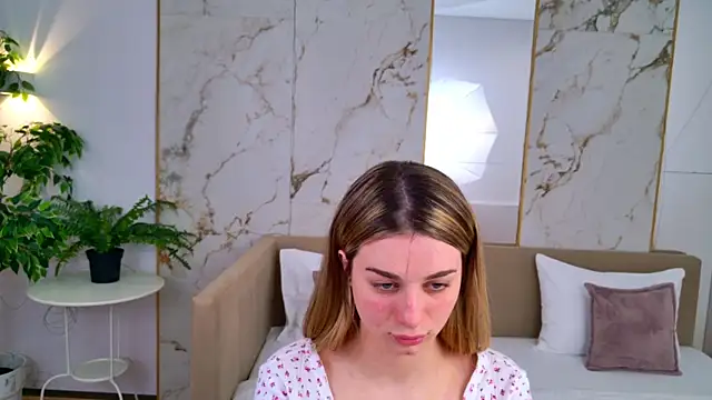 SweetyLicky online show from April 14, 3:23 pm