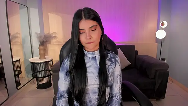 Snapshot of MiaLaurence chatting on October 25, 7:32 pm MiaLaurence online show from October 25, 7:32 pm