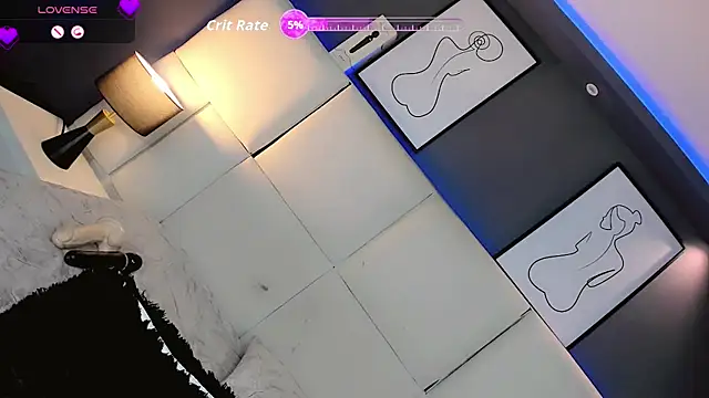 Valeriasmiithh online show from October 9, 9:30 pm