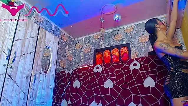 Snapshot of thedirtydollsxxx chatting on October 14, 5:10 am thedirtydollsxxx online show from October 14, 5:10 am