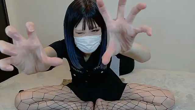 Snapshot of sarina_at chatting on October 29, 9:35 am sarina at online show from October 29, 9:35 am