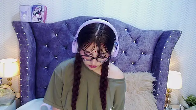 RavenLove  online show from October 25, 8:59 pm