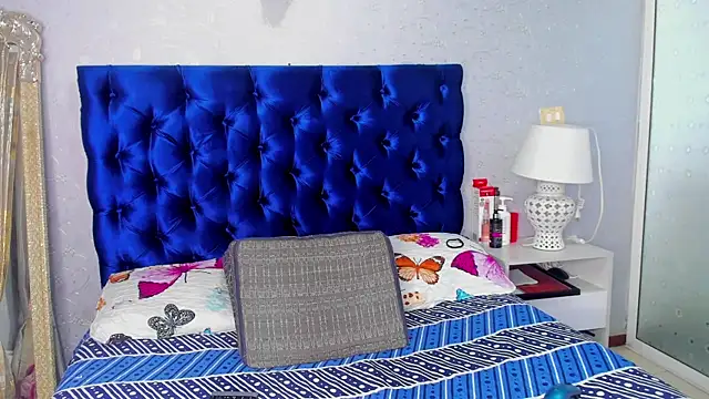 Snapshot of TANISHA_HILL chatting on October 7, 7:40 pm TANISHA HILL online show from October 7, 7:40 pm