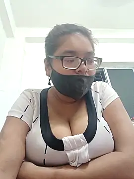 Snapshot of Elie_couple143 chatting on October 1, 6:35 pm Elie couple143 online show from October 1, 6:35 pm