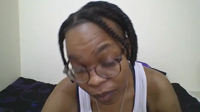 Miss-Hennessy online show from September 8, 5:01 pm