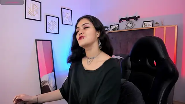 Azurra amatto2 online show from December 17, 8:24 pm