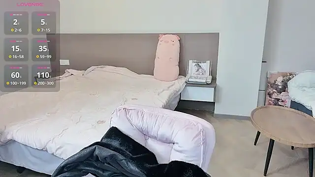 nini a online show from November 8, 10:09 am