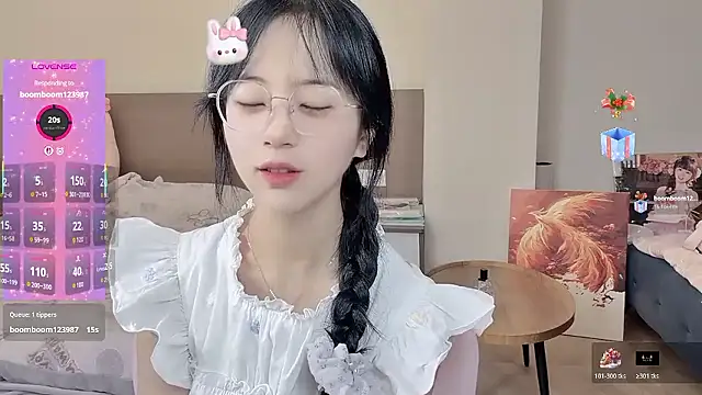 nini a online show from January 13, 6:19 am