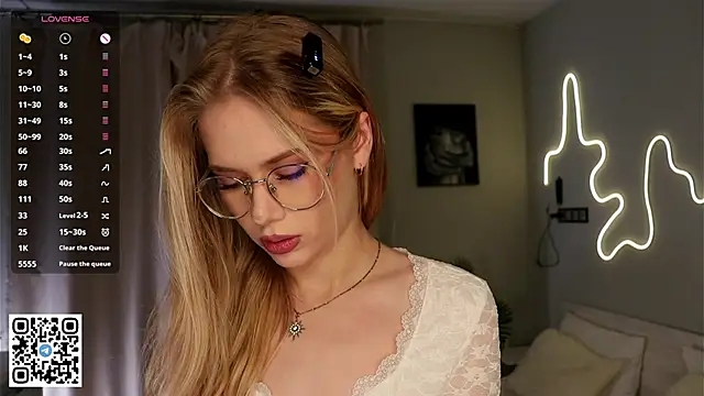 BeatrixCharton online show from September 27, 6:26 pm