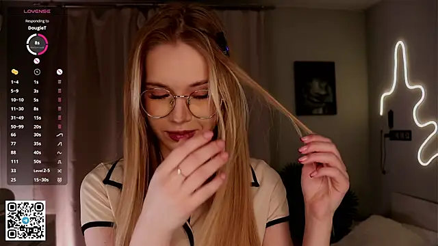 BeatrixCharton online show from October 19, 6:21 pm