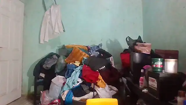 Snapshot of Nicky52 chatting on October 9, 3:05 pm Nicky52 online show from October 9, 3:05 pm