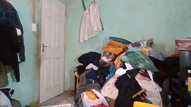 Snapshot of Nicky52 chatting on September 30, 6:19 am Nicky52 online show from September 30, 6:19 am