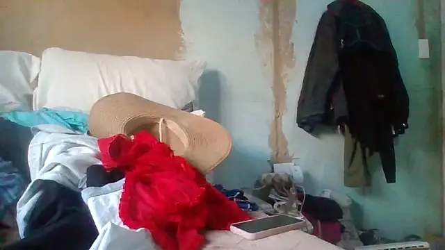 Snapshot of Nicky52 chatting on October 7, 2:43 pm Nicky52 online show from October 7, 2:43 pm