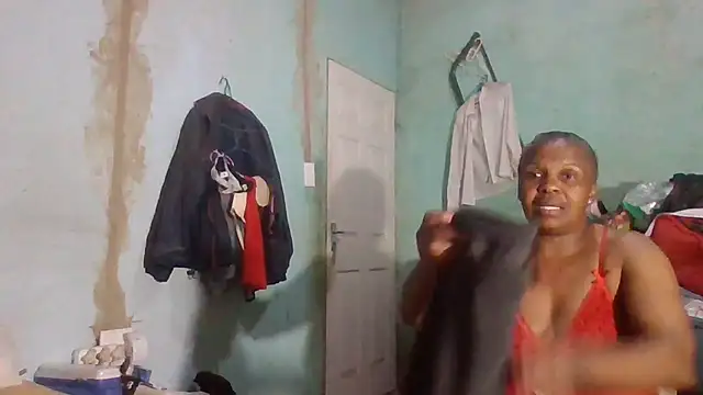 Snapshot of Nicky52 chatting on October 28, 5:52 pm Nicky52 online show from October 28, 5:52 pm