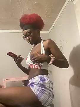 Snapshot of HennessyBaby21 chatting on October 6, 9:19 pm HennessyBaby21 online show from October 6, 9:19 pm
