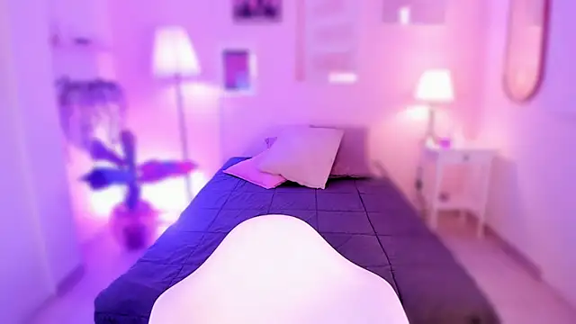 Snapshot of emma_soul1 chatting on October 20, 7:28 pm emma soul1 online show from October 20, 7:28 pm