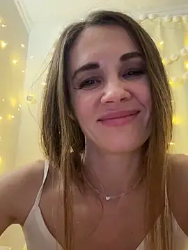 LucieMack online show from February 5, 4:54 pm