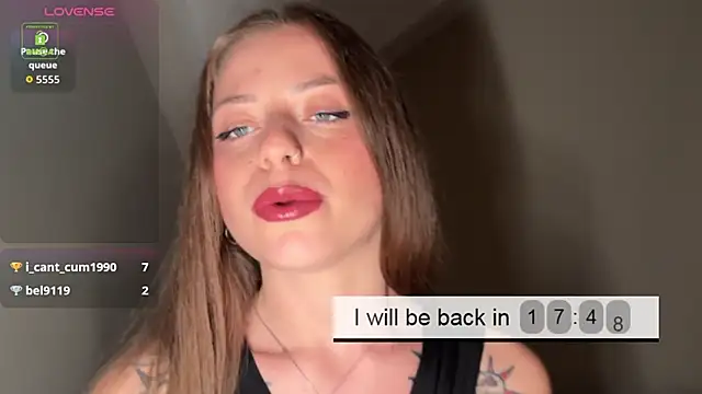 Snapshot of Naomi_Urban chatting on October 27, 12:17 am Naomi Urban online show from October 27, 12:17 am