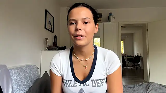 Snapshot of MaydaCornwall chatting on November 1, 2:54 pm MaydaCornwall online show from November 1, 2:54 pm