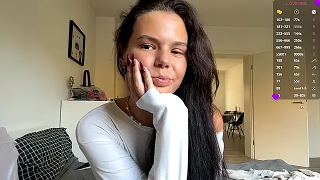 Snapshot of MaydaCornwall chatting on October 17, 7:22 am MaydaCornwall online show from October 17, 7:22 am