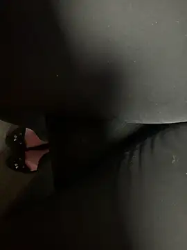 HiddenHoneyLDN online show from October 28, 3:51 pm