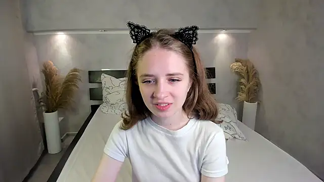 Snapshot of Camilla_Kelly chatting on October 11, 1:43 am Camilla Kelly online show from October 11, 1:43 am