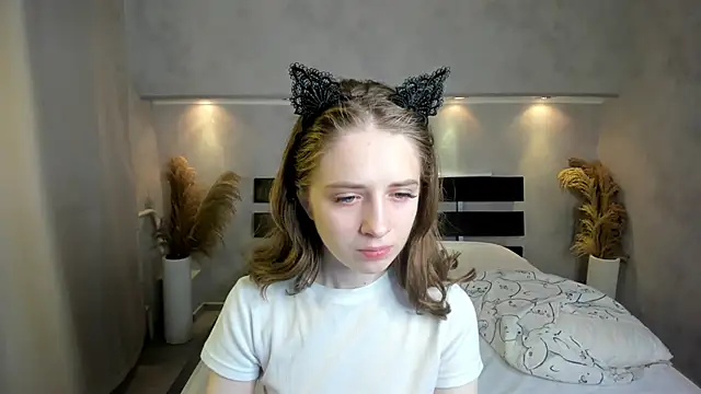 Snapshot of Camilla_Kelly chatting on October 8, 1:10 am Camilla Kelly online show from October 8, 1:10 am