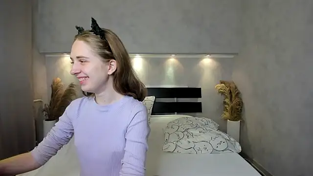 Snapshot of Camilla_Kelly chatting on October 4, 1:11 am Camilla Kelly online show from October 4, 1:11 am