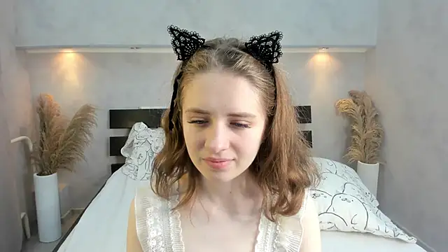 Snapshot of Camilla_Kelly chatting on October 15, 1:08 am Camilla Kelly online show from October 15, 1:08 am