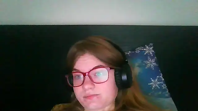 Moonolighta online show from October 7, 7:35 am