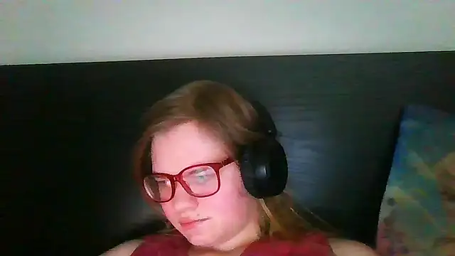 Moonolighta online show from September 25, 12:04 pm