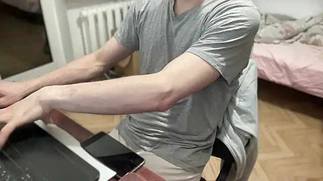 Rosea Champagne online show from September 15, 4:04 pm