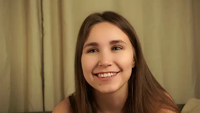 Snapshot of EthalFlowers chatting on October 31, 1:07 am EthalFlowers online show from October 31, 1:07 am