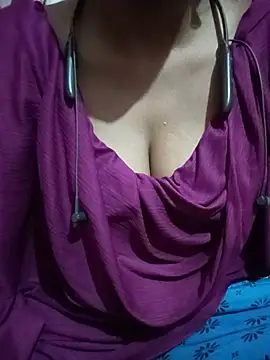 kaviyaponnu0987 online show from May 30, 7:32 pm