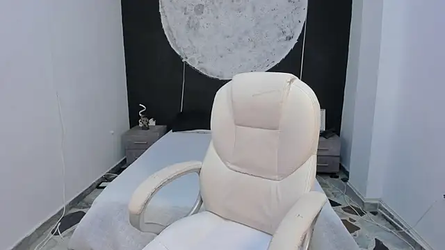 Snapshot of ShaniaDaniels chatting on October 9, 8:46 pm ShaniaDaniels online show from October 9, 8:46 pm