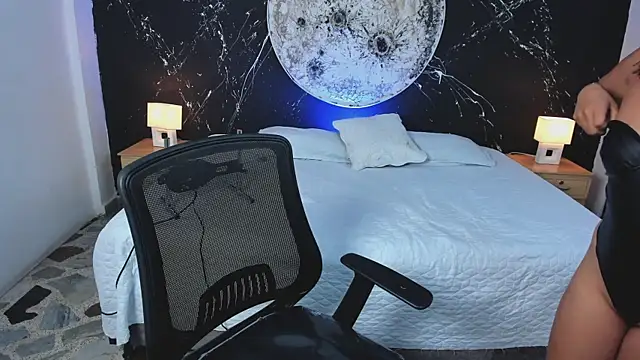 Snapshot of ShaniaDaniels chatting on October 13, 9:39 pm ShaniaDaniels online show from October 13, 9:39 pm