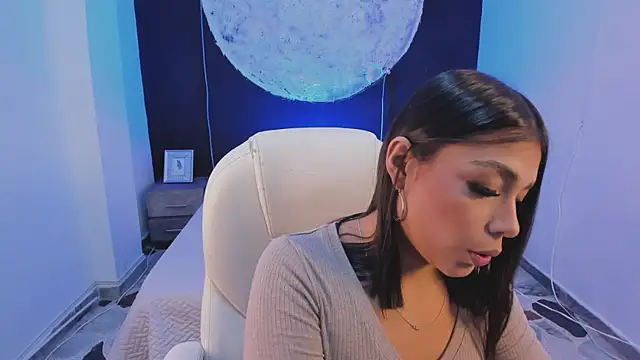 Snapshot of ShaniaDaniels chatting on September 18, 9:02 pm ShaniaDaniels online show from September 18, 9:02 pm