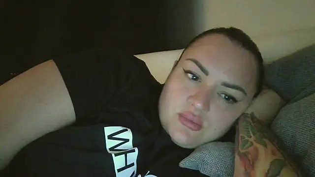 AliTemptress online show from October 5, 3:44 am