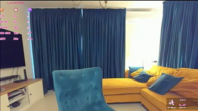 AliTemptress online show from September 17, 9:40 am