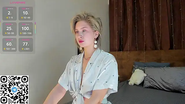 Snapshot of odelynbrower chatting on October 4, 12:05 am odelynbrower online show from October 4, 12:05 am