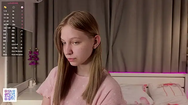 LynneHaviland online show from October 18, 6:10 pm