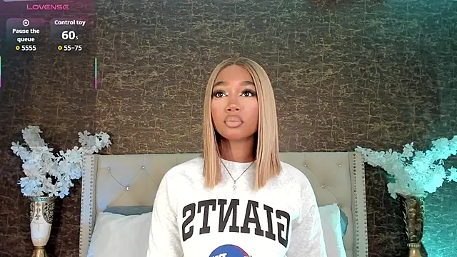 Snapshot of alisonn_moon chatting on September 20, 11:03 pm alisonn moon online show from September 20, 11:03 pm