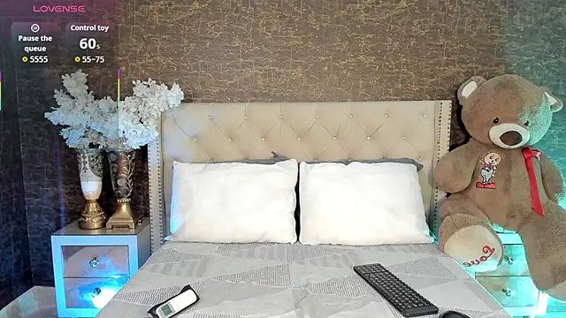 Snapshot of alisonn_moon chatting on October 8, 11:42 pm alisonn moon online show from October 8, 11:42 pm