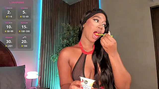 Snapshot of alisonn_moon chatting on October 24, 11:01 pm alisonn moon online show from October 24, 11:01 pm