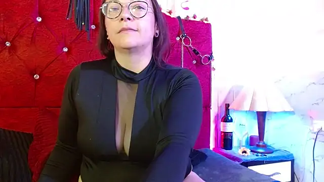 Snapshot of Susanahotsexxx chatting on September 24, 5:39 am Susanahotsexxx online show from September 24, 5:39 am