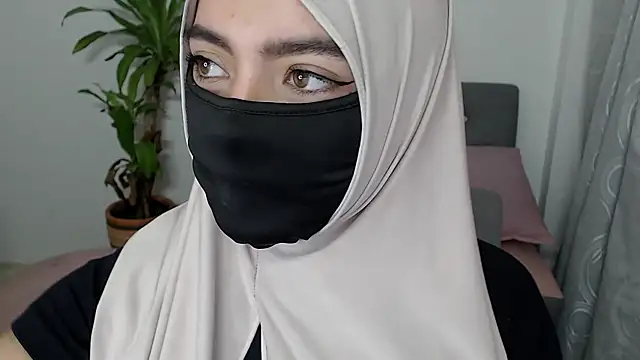 jade nassar online show from September 17, 4:38 pm