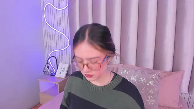 SamanthaPeachss online show from November 22, 12:30 pm