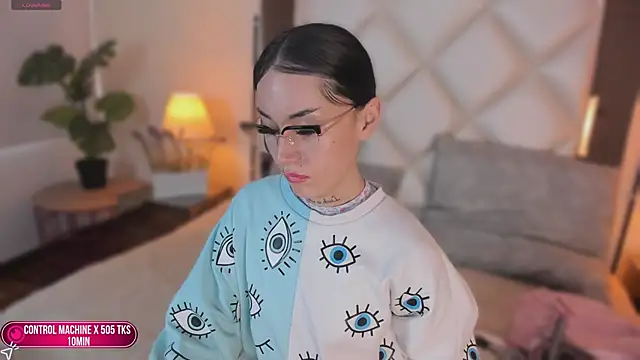 Snapshot of Megan_DH chatting on October 3, 1:38 pm Megan DH online show from October 3, 1:38 pm