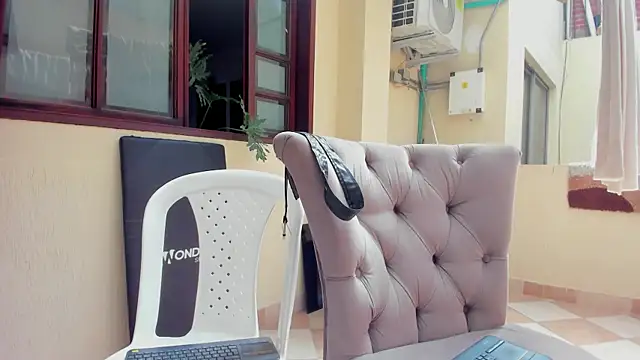 Snapshot of AriaGreenn chatting on September 13, 2:03 pm AriaGreenn online show from September 13, 2:03 pm